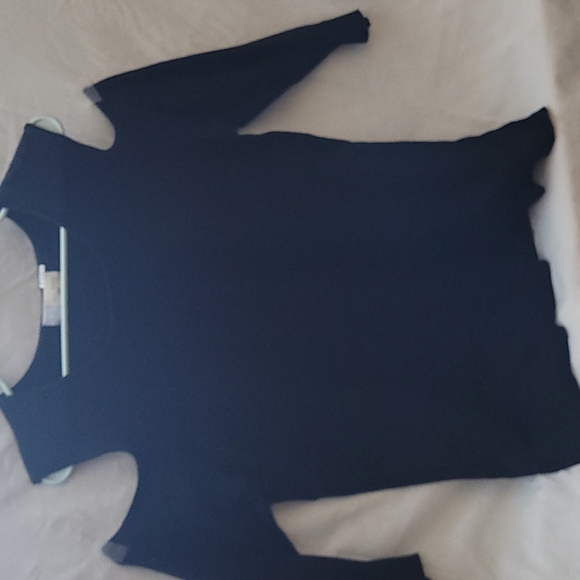 Sweater - Picture 1 of 2